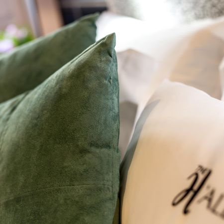 The H'All Tailor Suite Roma Exterior foto Pillows