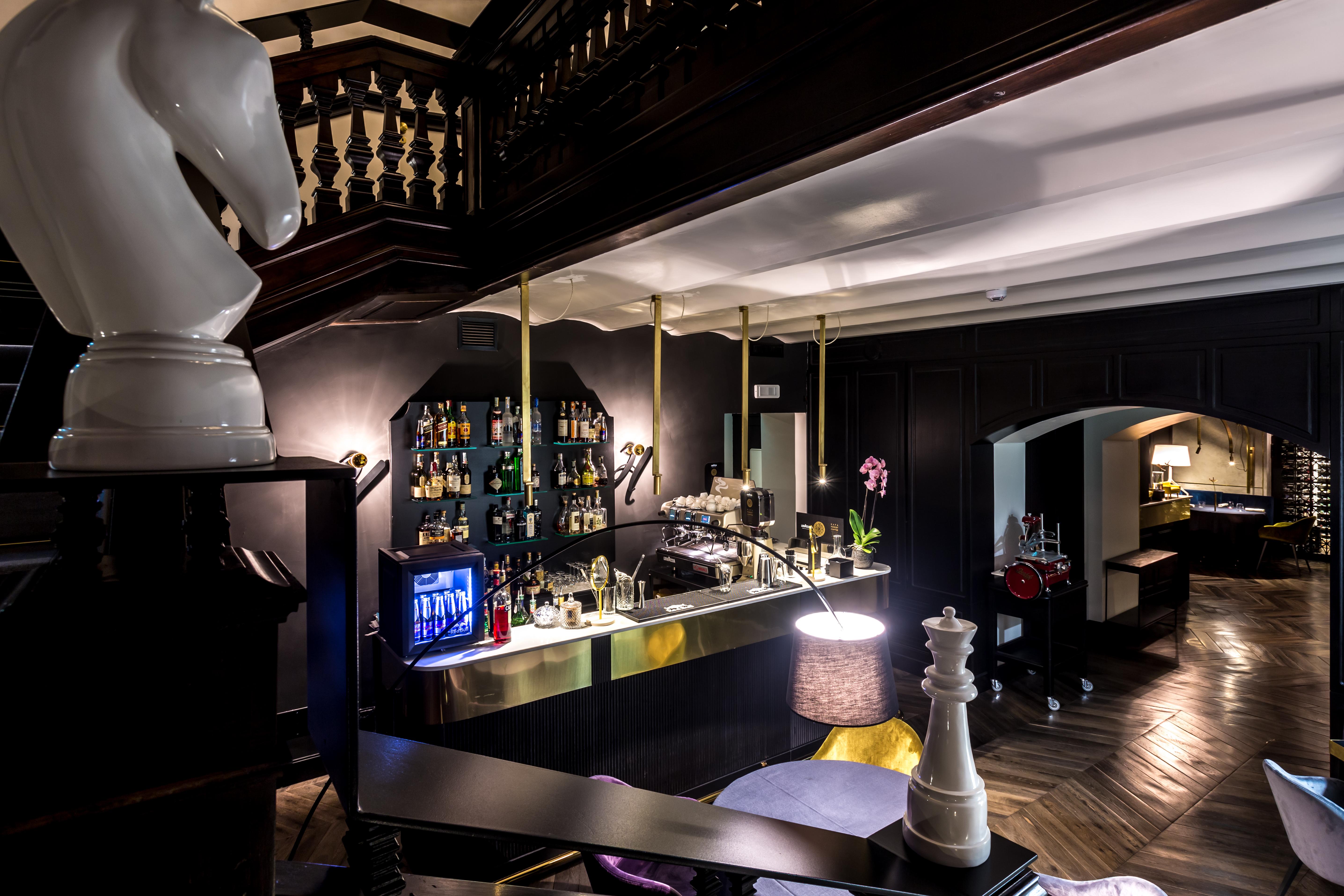 The H'All Tailor Suite Roma Exterior foto The bar at the restaurant