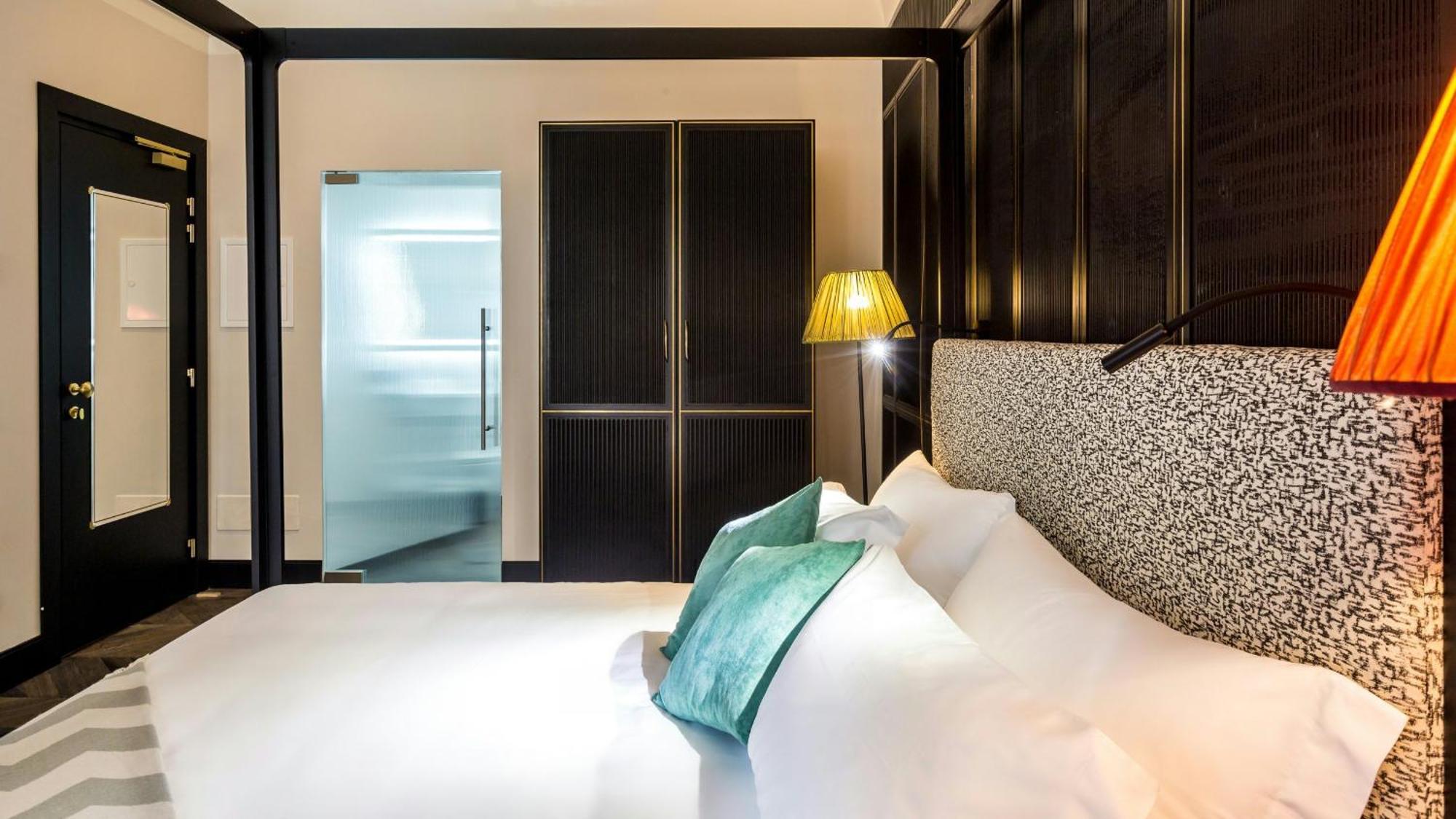 The H'All Tailor Suite Roma Exterior foto A bedroom at the hotel