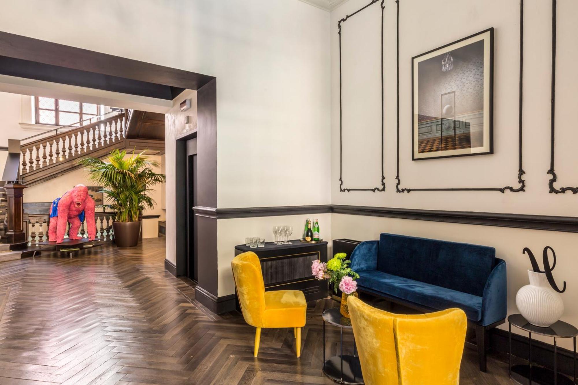 The H'All Tailor Suite Roma Exterior foto The hotel's lobby