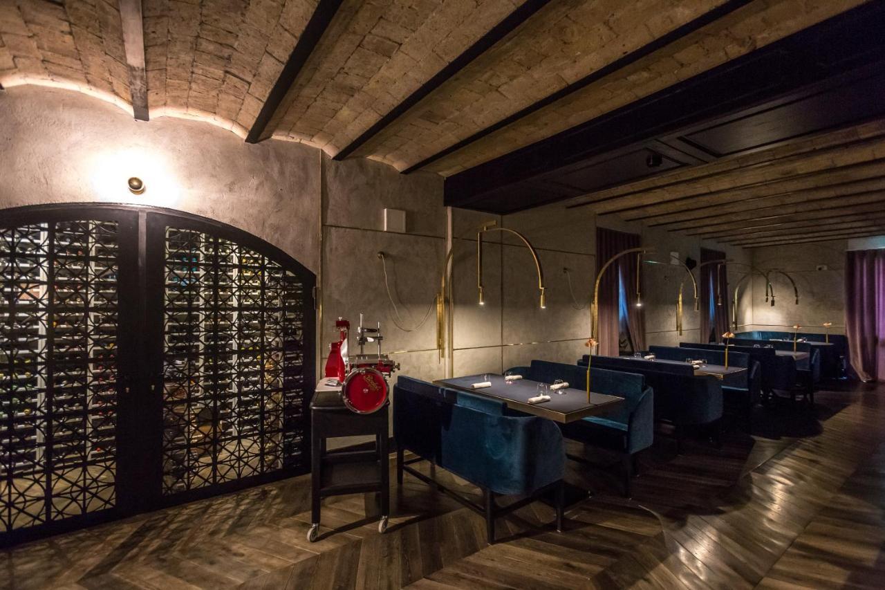 The H'All Tailor Suite Roma Exterior foto Interior of the restaurant